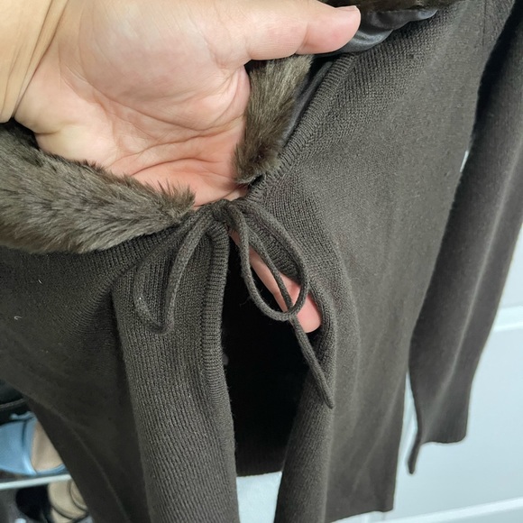 Brown Sweater Cardigan with Faux Fur Collar - Picture 3 of 6